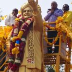 కర్నూలు జిల్లా పత్తికొండ నియోజకవర్గం రాతన గ్రామంలో స్వర్గీయ నందమూరి తారక రామారావు గారి నూతన విగ్రహాన్ని ఆవిష్కరించిన నందమూరి మోహనకృష్ణ, నందమూరి రూప