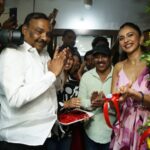 అట్టహాసంగా హీరోయిన్ రకుల్ ప్రీత్ సింగ్ చేతుల మీదగా “సెకండ్ స్కిన్ మేకప్ స్టూడియో & అకాడెమీ” ప్రారంభం